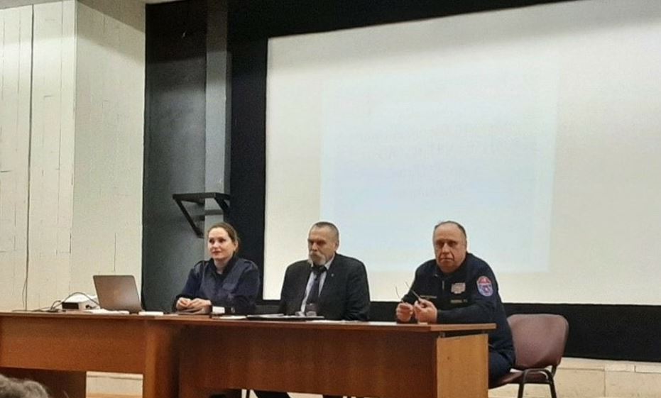   � �������-������������ ������ ������ �������������-������������ �������