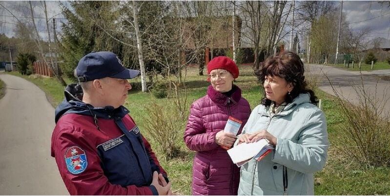 � ������ ���� � ������ ������� ����� 180 �������� �� ������ ��������� � ���������� �� ������������ ��������